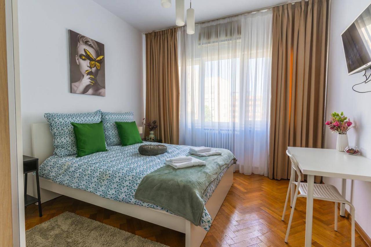 Ultracentral Golden Gatehouse 3 Bdrm บูคาเรสต์ ภายนอก รูปภาพ