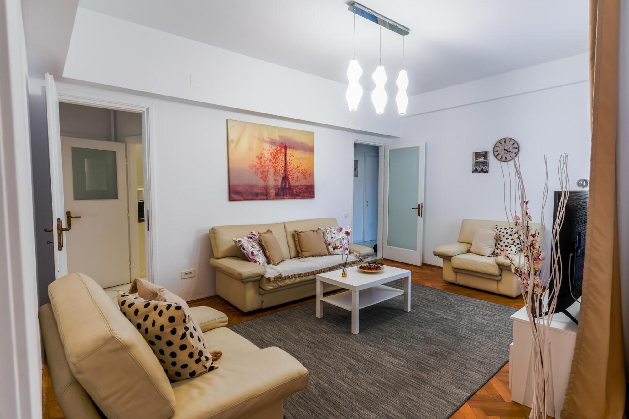Ultracentral Golden Gatehouse 3 Bdrm บูคาเรสต์ ภายนอก รูปภาพ